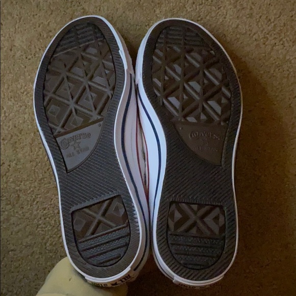 White converse - Picture 4 of 4